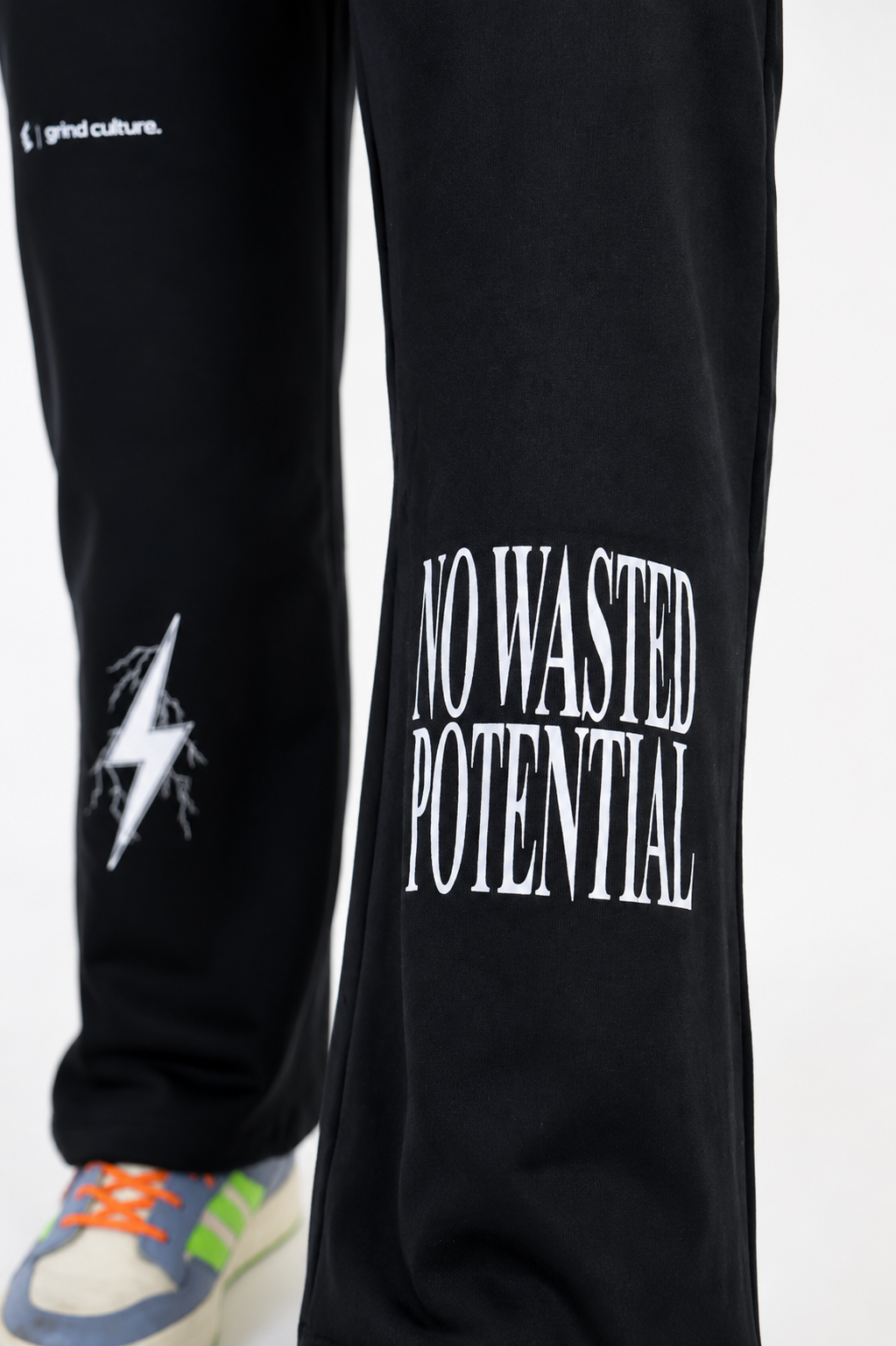 Sinner Loose Fit Jogger Black