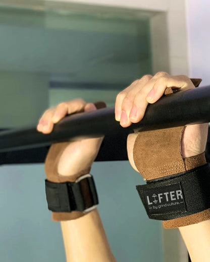 Hook lifting straps